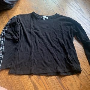 Woman’s long sleeve t shirt